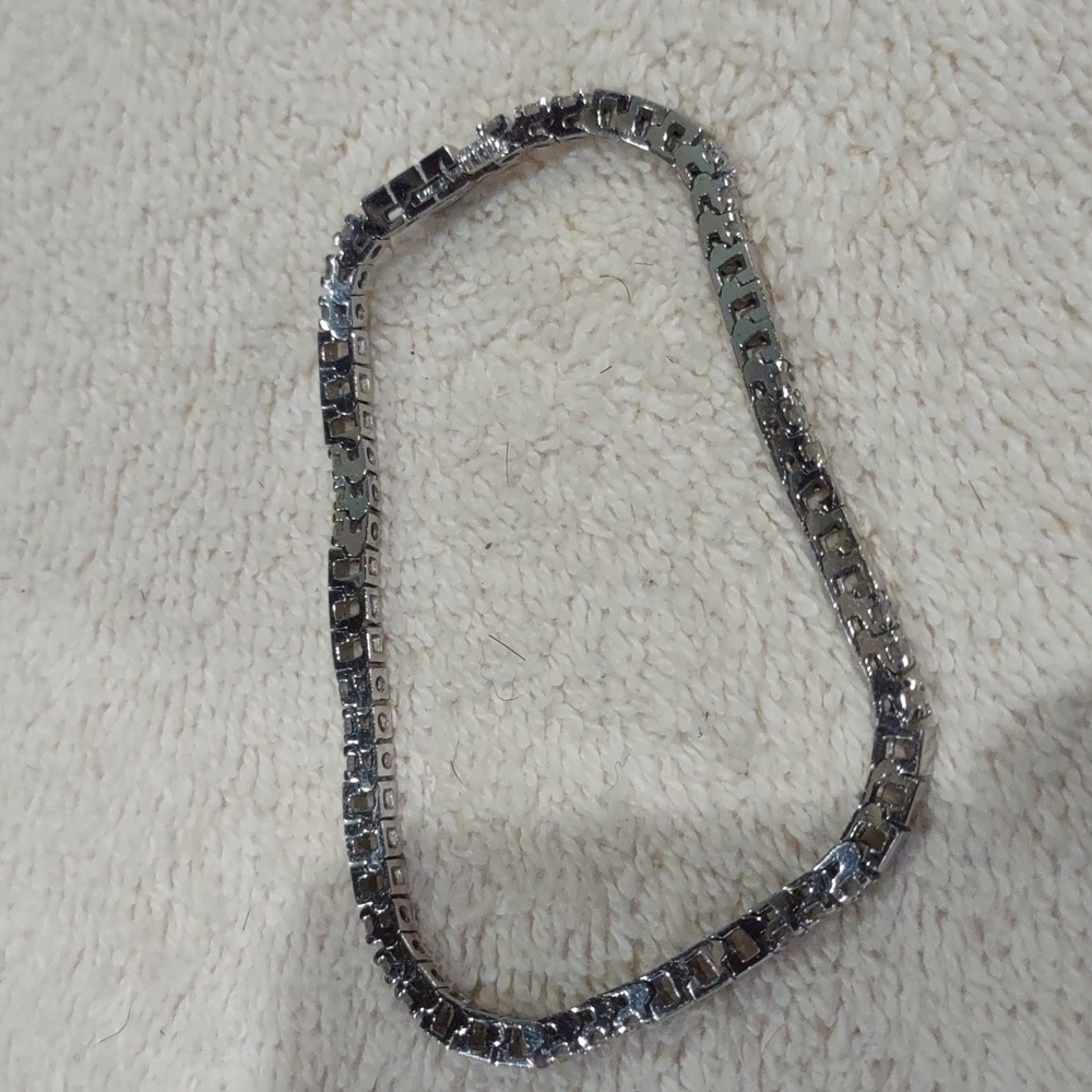 14 Kt White Gold Diamond Tennis Bracelet - Picture 8 of 10